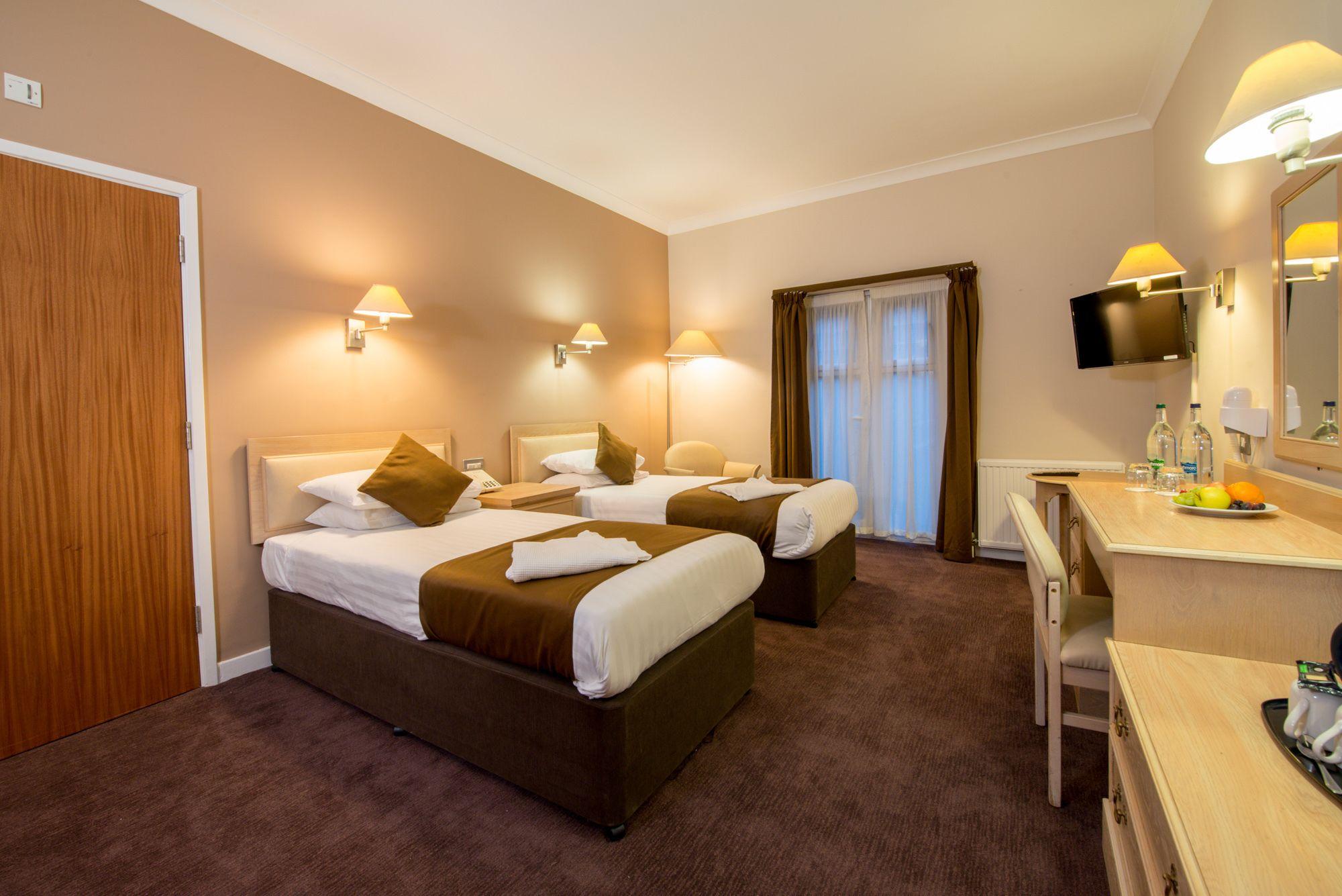 The Regency Hotel Solihull Bagian luar foto