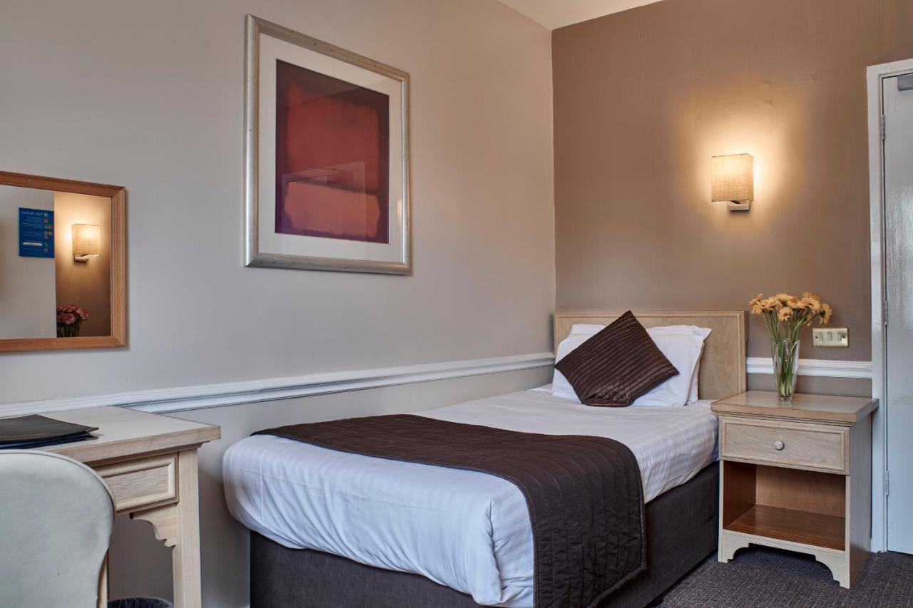 The Regency Hotel Solihull Bagian luar foto