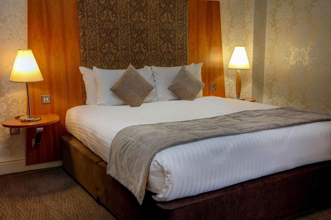 The Regency Hotel Solihull Bagian luar foto